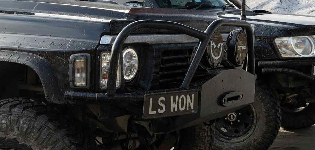 Bel Jones Nissan Patrol GQ - Bar Work