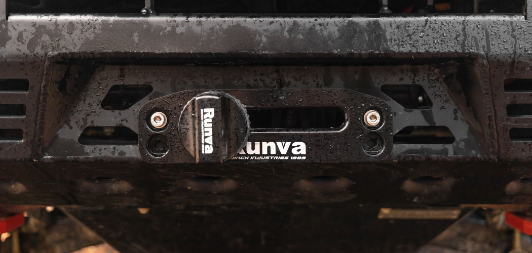 STEDI Toyota Landcruiser 200 Series Runva Winch