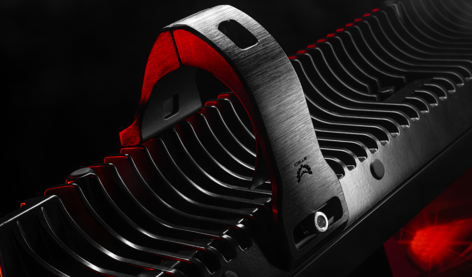 A macro of Clam Brackets from STEDI™ fit to an EVO Light Bar.