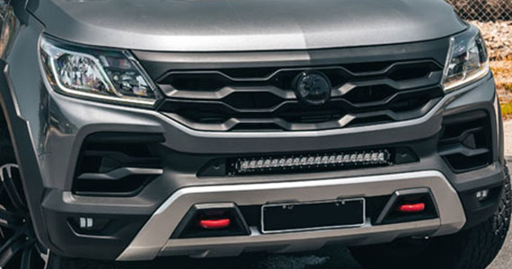 Holden Colorado Sports Cat HSV Lower Grille Light Bar Install